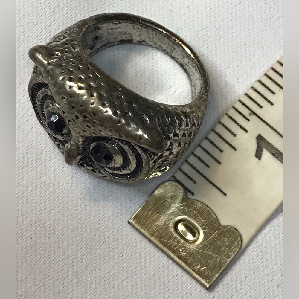 Owl Ring Costume Silver Tone with Black Rhinestone Eyes Size 8 3/4 (9) - Picture 11 of 11